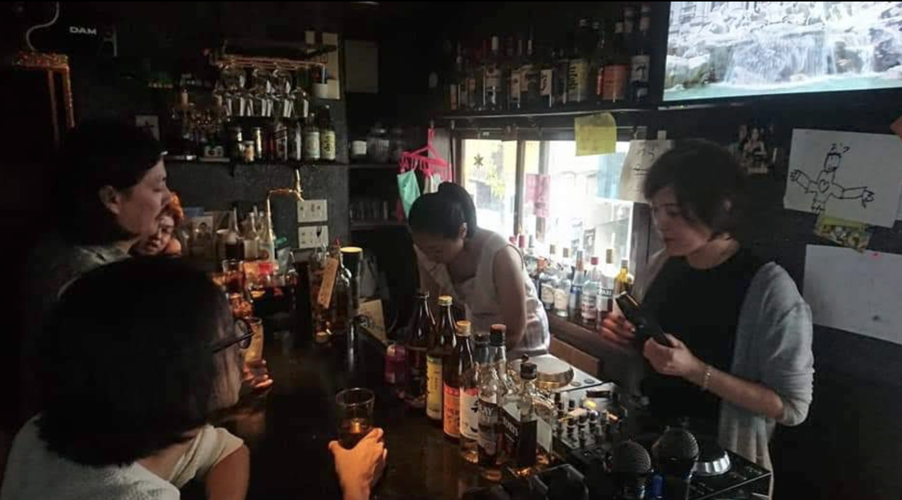 カラオケ バー 女豹 店内写真